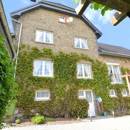 Dom wakacyjny Modern Holiday In With Private Garden *