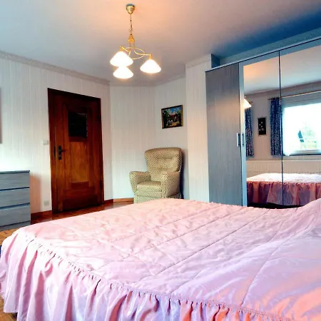 Modern Holiday In With Private Garden *